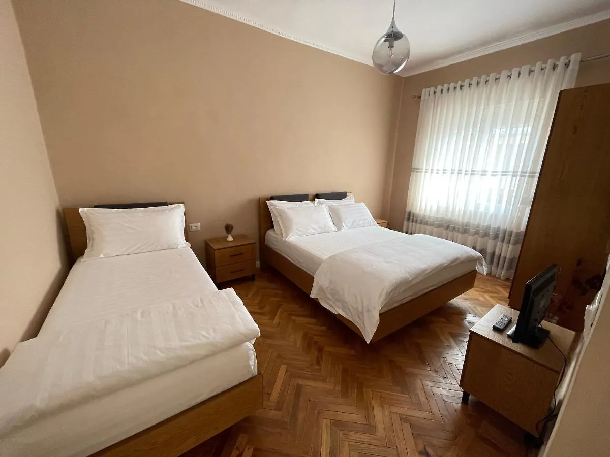 Joni & Joy Center Apartment Berat 0*,