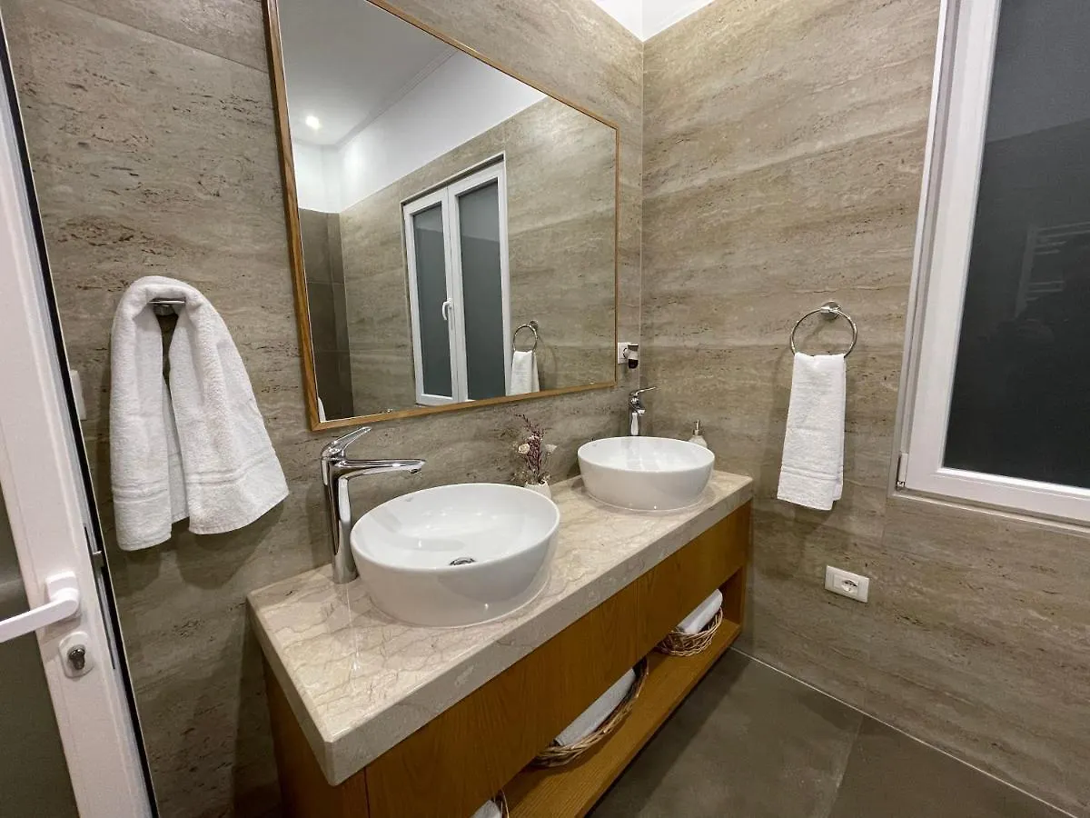 Joni & Joy Center Apartment Berat